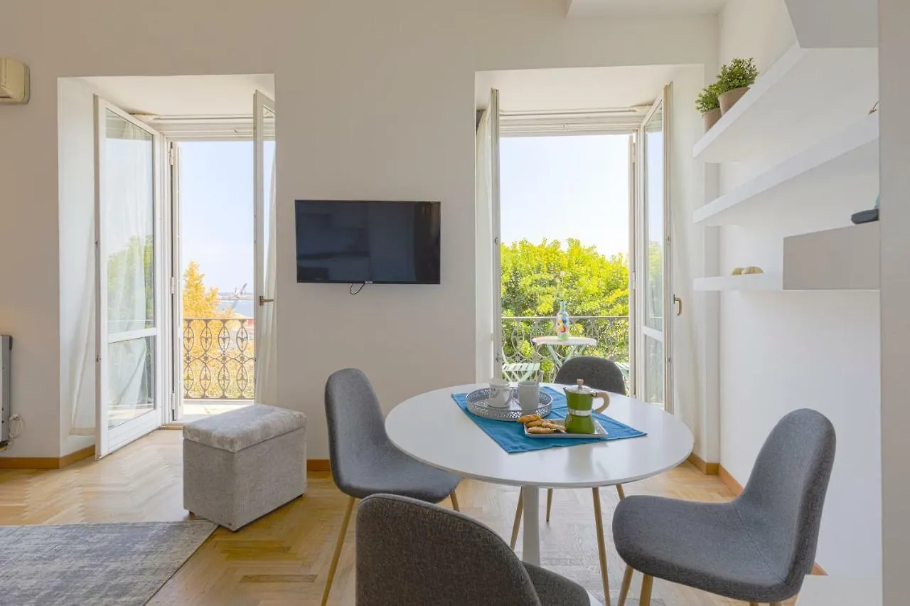 Charming Suite Palazzo Trinacria Palermo 0*,  Italia